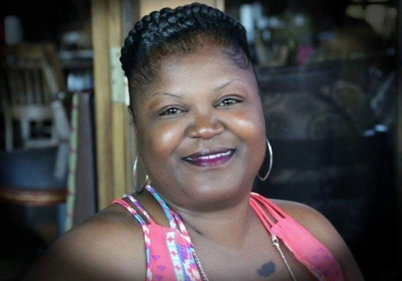 Photo of Debra Mungro