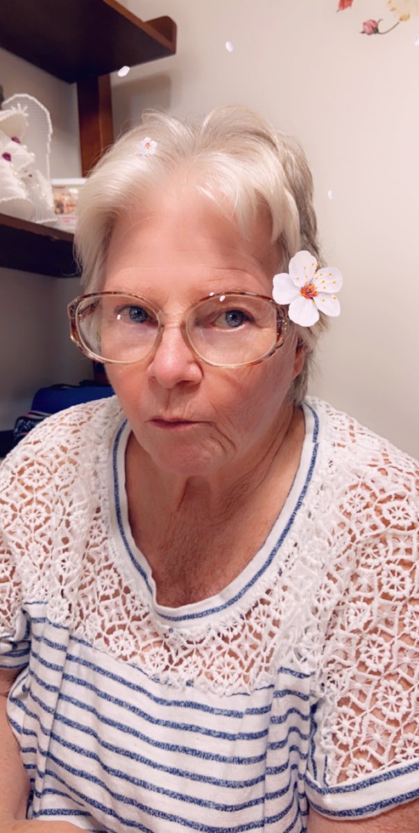 Photo of Linda Lou Adams